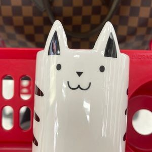 Cat cup for pens